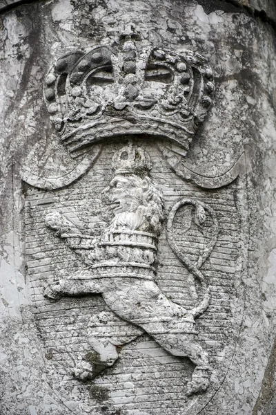 Crest below the bust of Frederick II in Friedrichsdorf — Stock Photo, Image