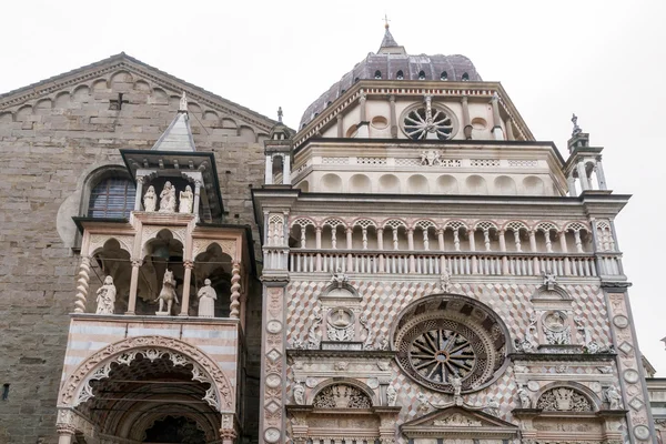 Собор Святого Александра в Бергамо — стоковое фото
