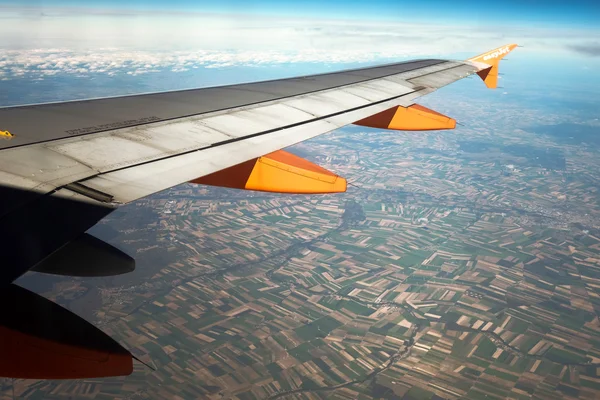 Flygfoto över den franska landsbygden från en jet liner — Stockfoto