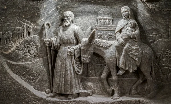 Statuia de sare a Mariei Iosif și a copilului Isus în mina de sare Wieliczka — Fotografie, imagine de stoc