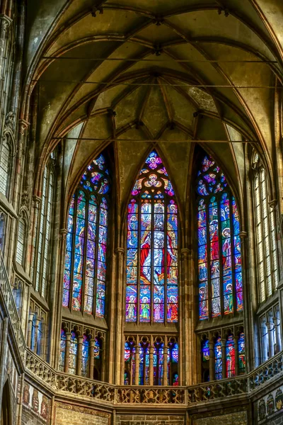 Vetrata nella Cattedrale di San Vito a Praga — Foto Stock