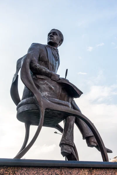 Widok z bliska statua Ivor Novello w Cardiff Bay — Zdjęcie stockowe