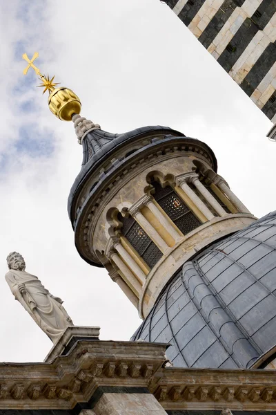 Toren van Sienna kathedraal — Stockfoto