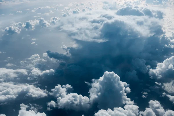 在大西洋上空 cloudscape — 图库照片