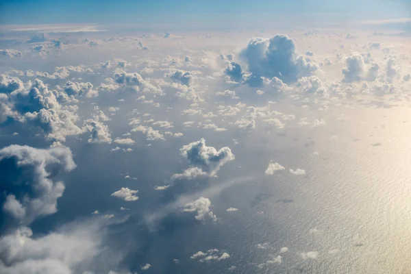 在大西洋上空 cloudscape — 图库照片