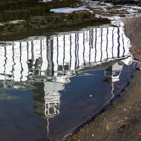 Reflection of Eastbourne Pier — Stock Photo, Image