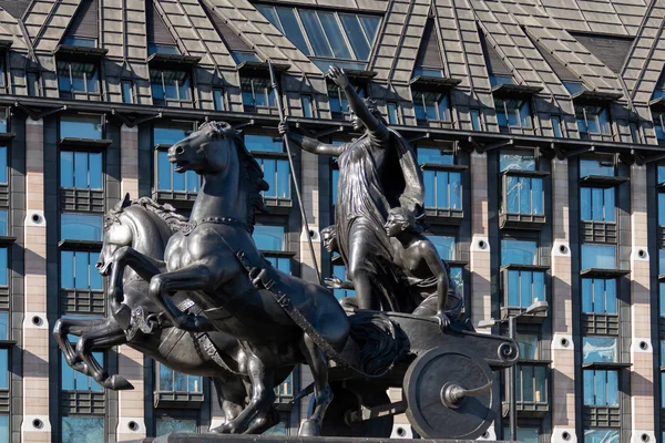 Statua Boadicea sul ponte di Westminster Londra — Foto Stock