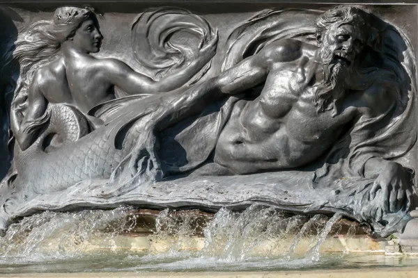 Fountain on Victoria Memorial outside Buckingham Palace London — Stock Photo, Image