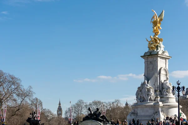 Victoria Memorial fuera del Palacio de Buckingham — Foto de Stock