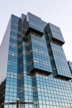 Londra modern bir binanın görünümü