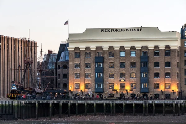 Pickfords Anlegestelle in London — Stockfoto