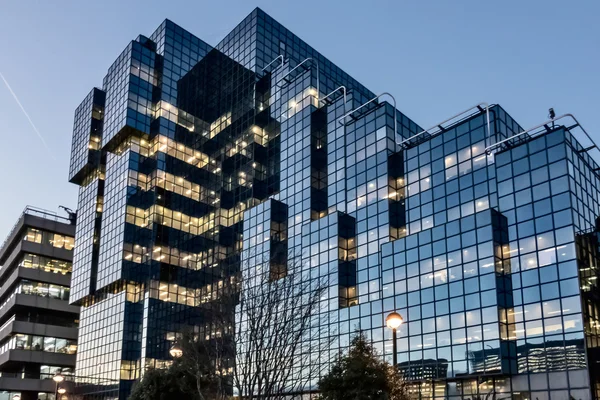 Weergave van een modern gebouw in Londen — Stockfoto