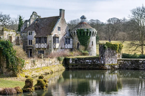 Vista de un edificio en la finca Scotney Castle —  Fotos de Stock