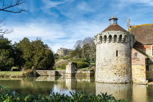 View of  a building on the Scotney Castle Estate — Stock Photo, Image