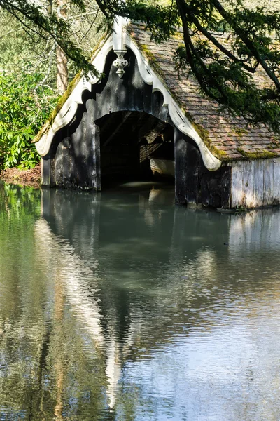 View of the boathouse on the Scotney Castle Estate — Stock Photo, Image