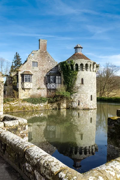 View of  a building on the Scotney Castle Estate — Stock Photo, Image