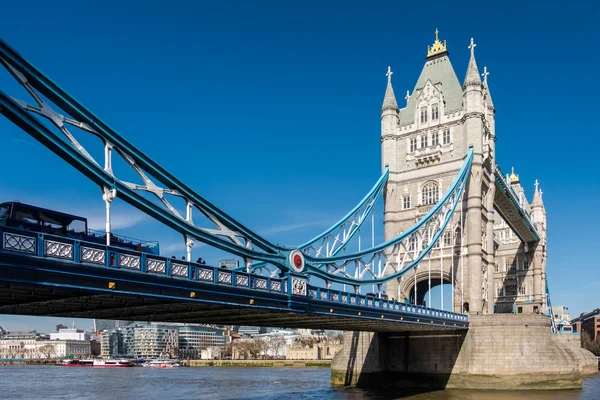 Uitzicht op Tower Bridge — Stockfoto