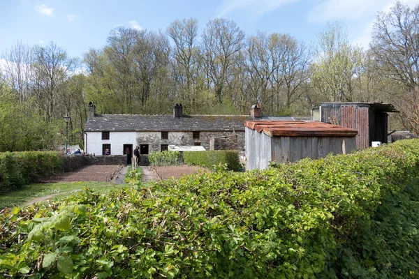 Terrassenhäuser der Eisenarbeiter im nationalen Geschichtsmuseum von st fagans — Stockfoto