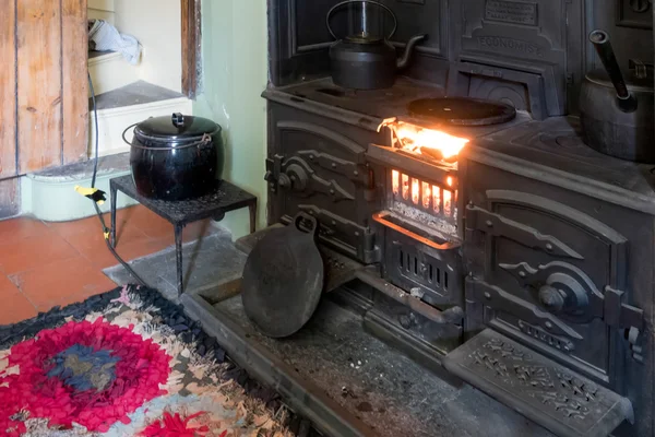 Interior de Llwyn-yr-eos Farmstead en St Fagans National History — Foto de Stock