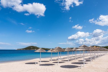 Liscia Ruja Beach Sardinya şemsiye