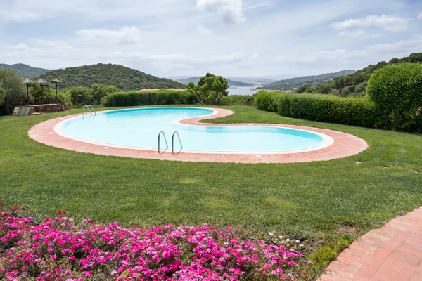 Piscina Hotel Aldiola Country Resort na Sardenha — Fotografia de Stock