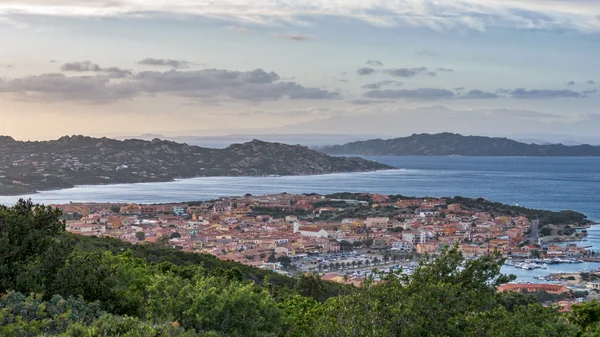 Vista a Palau en Cerdeña — Foto de Stock