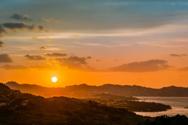 太阳落山以后在撒丁岛帕劳 — 图库照片