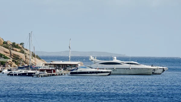 Vista do Yacht Club em Porto Rafael na Sardenha — Fotografia de Stock