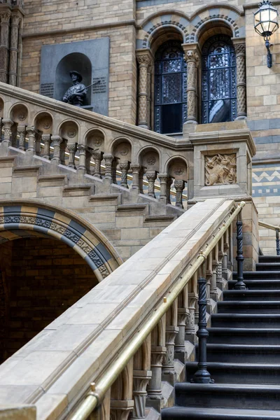 Staircase at the Natural History Museum in London on June 10, 20 — Stock Photo, Image
