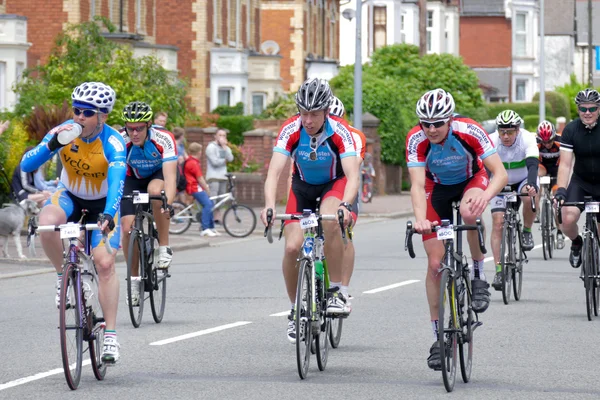 Fietsers die deelnemen aan de gebeurtenis velethon fietsen in cardiff — Stockfoto