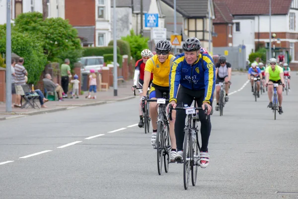 Cyclists participating in the Velethon Cycling Event in Cardiff — Stock Photo, Image