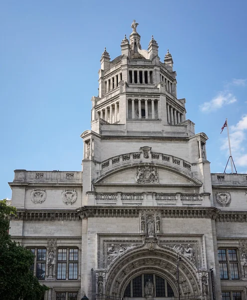 Vista exterior del Victoria and Albert Museum en Londres en Jun — Foto de Stock