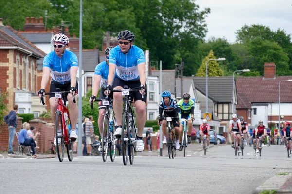 Cyclistes participant au Velethon Cycling Event à Cardiff — Photo