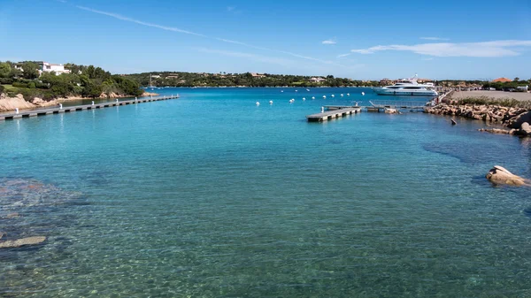 Luxusjacht im Hafen von Porto Cervo in Sardinen am 19. Mai 2015 — Stockfoto