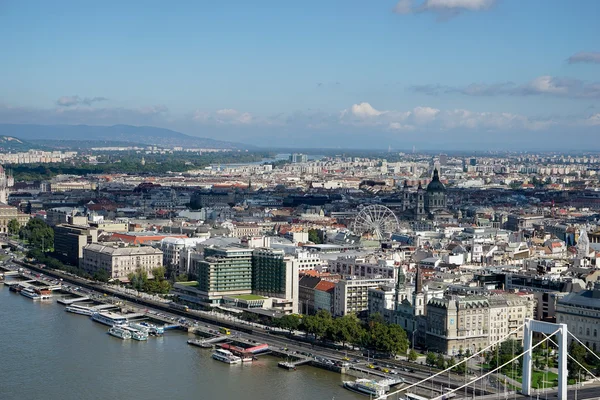 Vue depuis le Bastion des Pêcheurs à Budapest Hongrie le 2 septembre — Photo