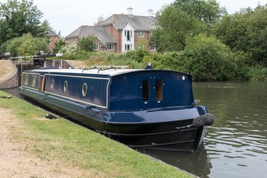 Kennet ve Aldermaston Ber kanalda Avon geniş kirişli teknede