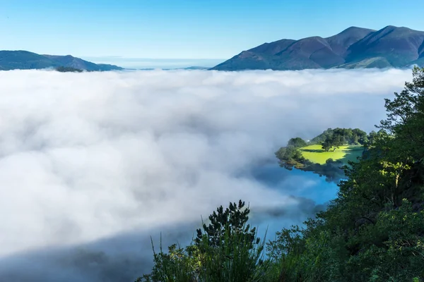 Utsikt från Surprise View nära Derwentwater — Stockfoto