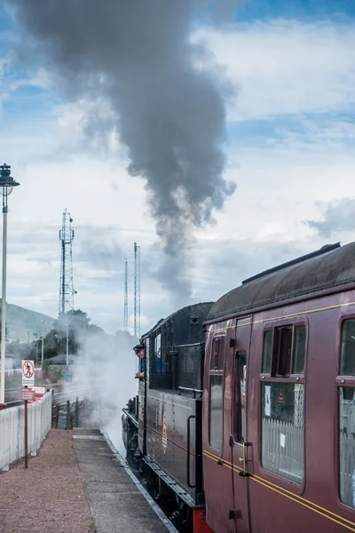 Ivatt 46512 Locomotiva na Estação Aviemore — Fotografia de Stock