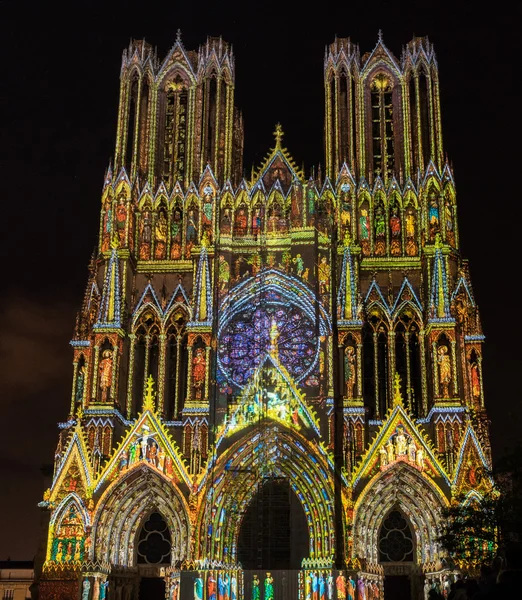Işık gösterisi Reims katedral Reims Fransa 2 12 Eylül