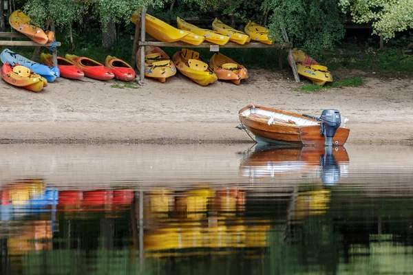 LOCH INSH, BADENOCH and STRATHSPEY/SCOTLAND - AUGUST 25 : Rowing — Stock Photo, Image