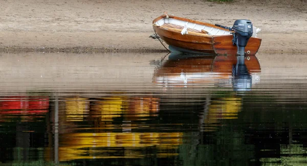 Loch insh、badenoch 和 strthpeyesotland----8月25日: 划船 — 图库照片