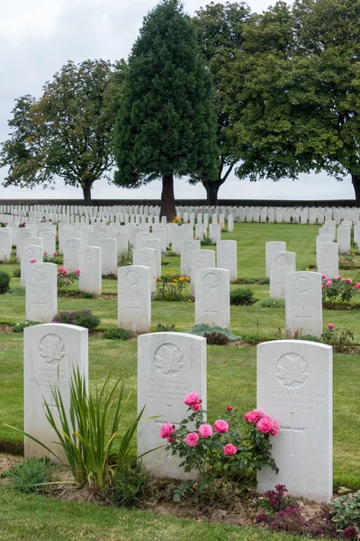 Cabaret Rouge British Cemetery in Frankrijk — Stockfoto