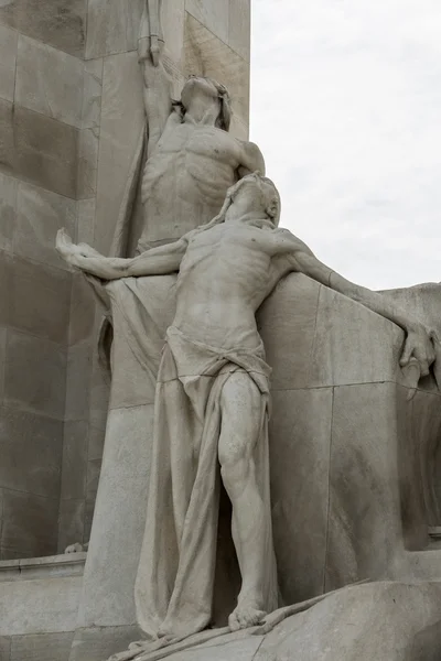 VIMY RIDGE, ARRAS/FRANCE - SEPTEMBER 12 : Statues at Vimy Ridge — Stock Photo, Image