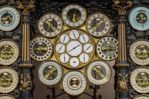 BESANCONS, FRANCE/EUROPE - SEPTEMBER 13: Astronomical Clock in C — Φωτογραφία Αρχείου