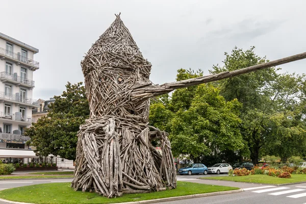 EVIAN-LES-BAINS, FRANÇA / EUROPA - SETEMBRO 15: Estátua de Pinóquio — Fotografia de Stock