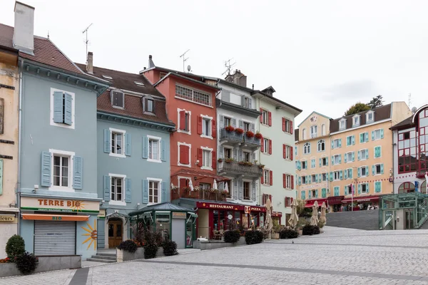 EVIAN-LES-BAINS, FRANCIA / EUROPA - 15 SETTEMBRE: Negozi a Evian-le — Foto Stock