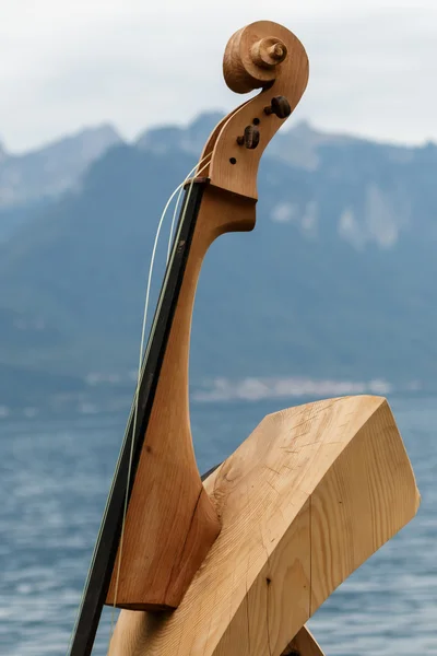 MONTREUX, SWITZERLAND/ EUROPE - SEPTEMBER 15: Modern art statue — Stock Photo, Image