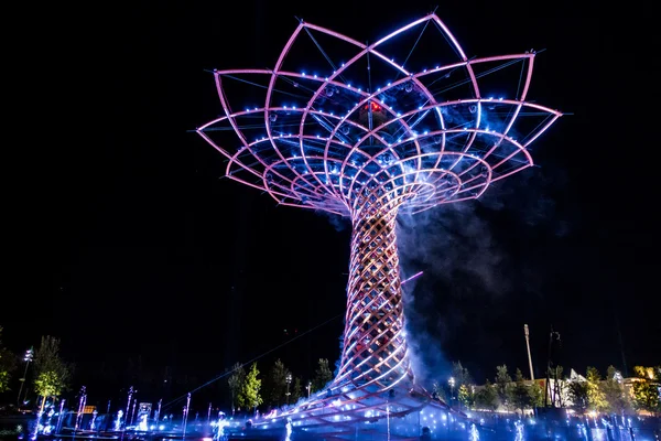 Μιλάνο, Ιταλία / Ευρώπη - 20 Σεπτεμβρίου: δέντρο της ζωής στο Expo στο Mil — Φωτογραφία Αρχείου