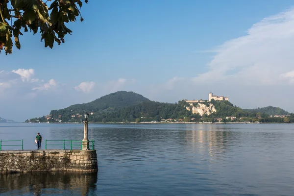 Arona, italien / europa - september 17: paar genießen den nachmittag — Stockfoto