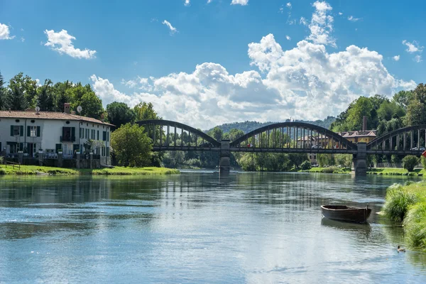 BRIVIO, ITALY/ EUROPE - SEPTEMBER 18: Bridge over the Adda River — Zdjęcie stockowe